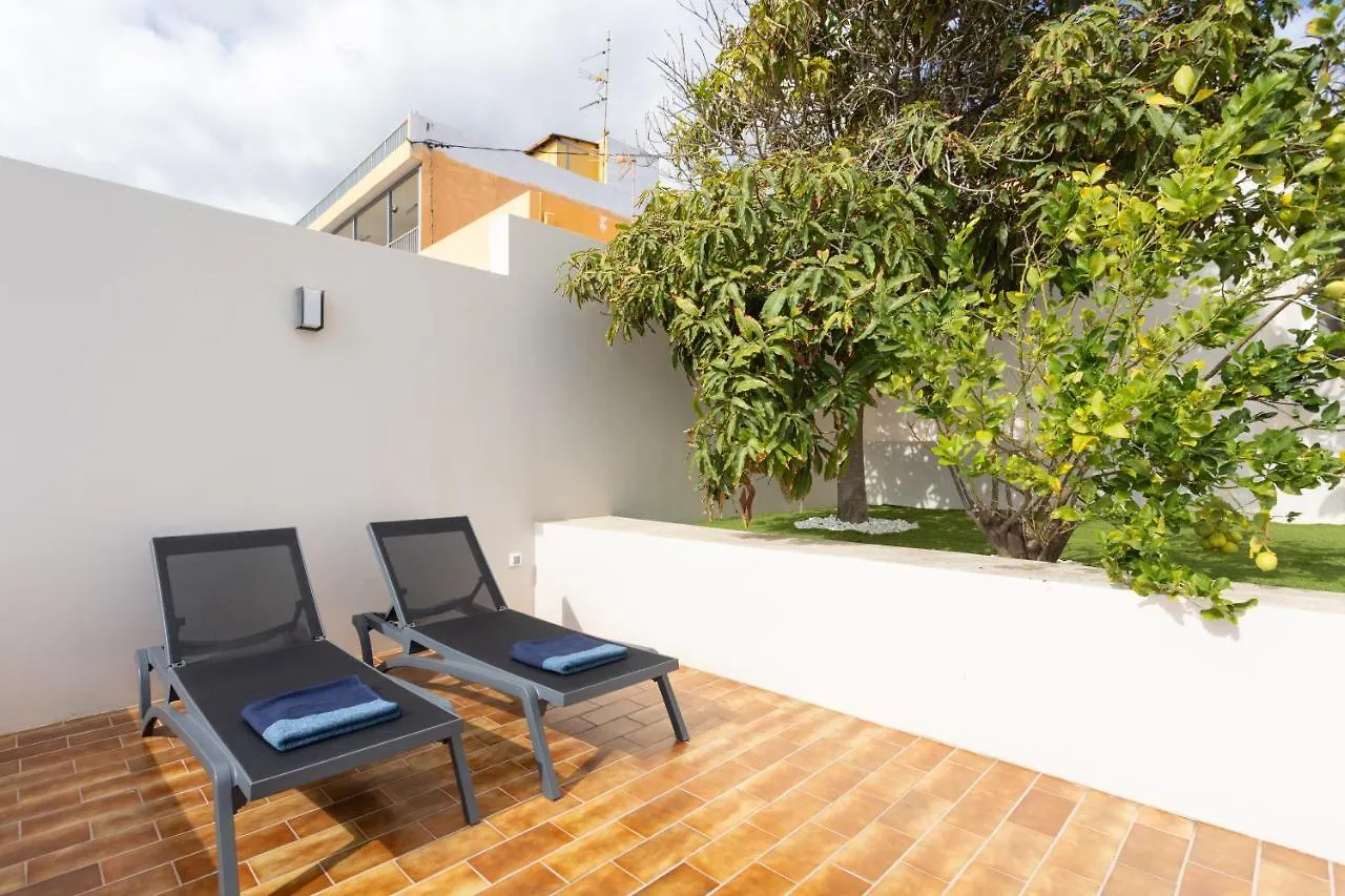 Semesterbostad Home2Book Stunning Beachfront House With Sea Views Candelaria