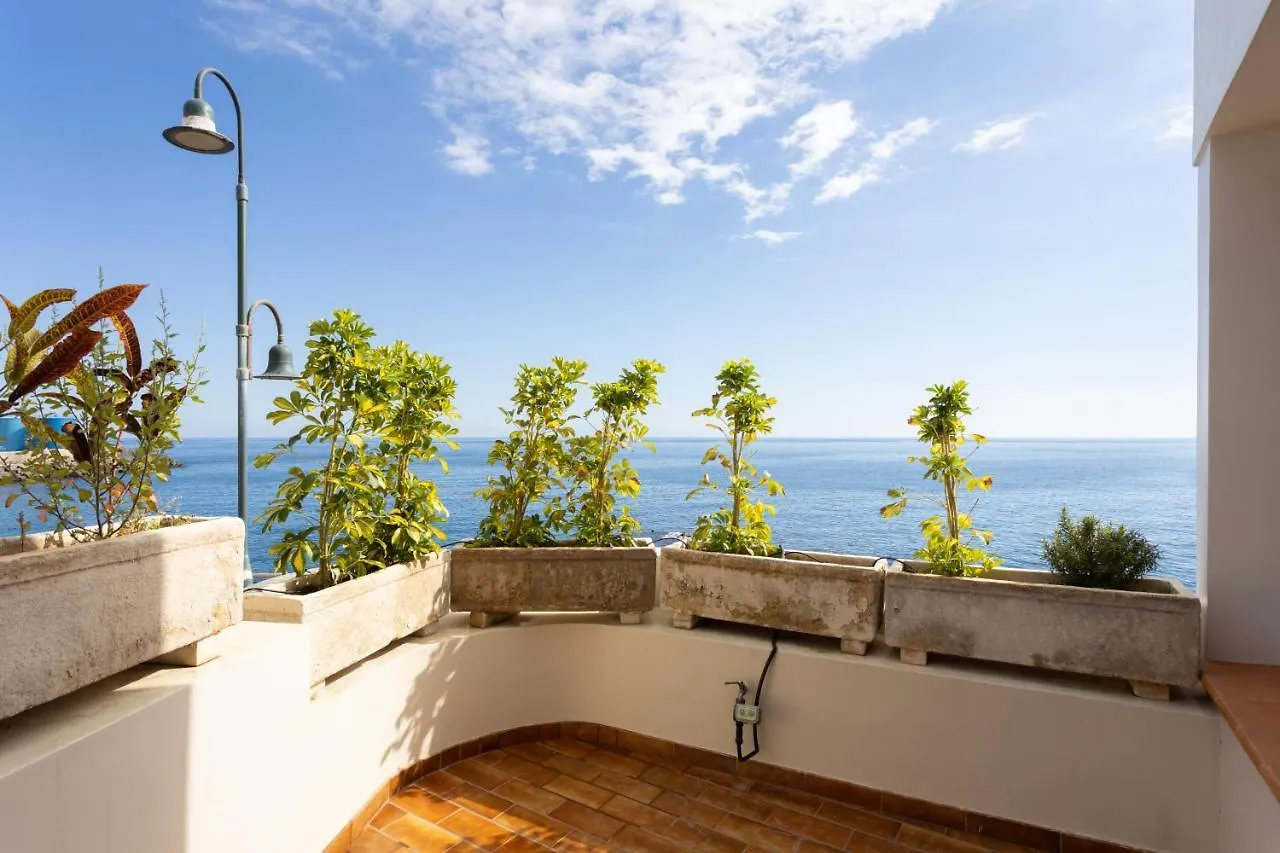 Сasa de vacaciones Home2Book Stunning Beachfront House With Sea Views Candelaria