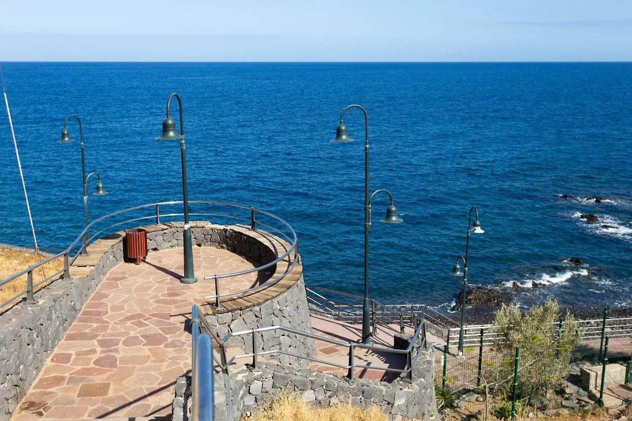 Сasa de vacaciones Home2Book Stunning Beachfront House With Sea Views Candelaria España